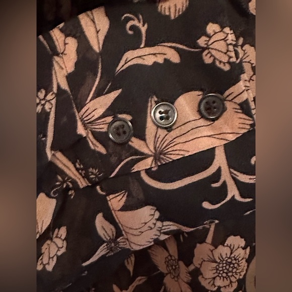 Who What Wear Floral Sheer Top - Picture 3 of 6